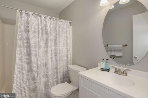 316 New Mark Esplanade, Rockville MD 20850-2750 exterior