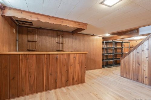 24 Cedric Ave, Derby CT 06418-1009 exterior