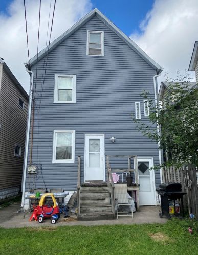 13051 Houston Ave, Chicago, IL 60633-1704