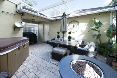 1936 Grand Dr, Fort Pierce FL 34952-7795 exterior