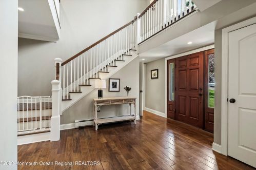 25 Crst Dr, Little Silver NJ 07739-1318 exterior