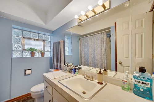 6201 Kilpatrick Ave, Chicago IL 60652-3050 exterior