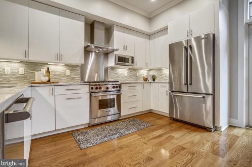 1125 Royal St, Alexandria VA 22314-4310 exterior