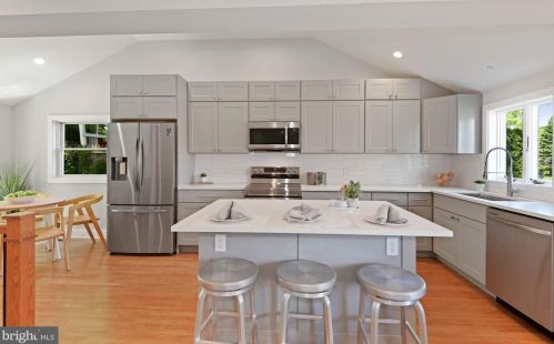 12914 Evanston St, Rockville MD 20853-3002 exterior