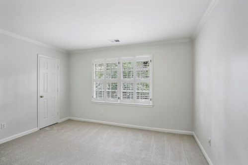 265 Brackenwood Cir, Atlanta GA exterior