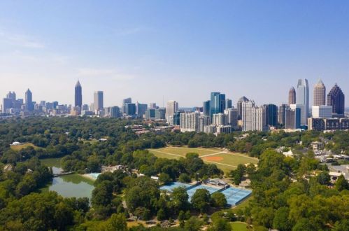 560 Dutch Valley Rd, Atlanta GA  30324-5304 exterior