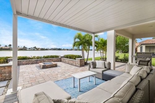 2128 Grv Dr, Naples FL 34120-1422 exterior