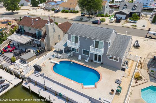 58 Ocean Gate Ave, Berkeley Township NJ 08721-1420 exterior