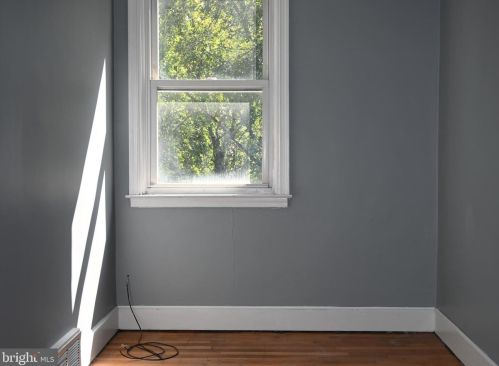 122 Weymouth Rd, Darby PA 19023-1422 exterior