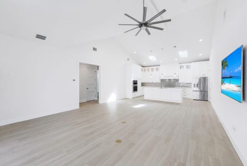 2100 Curtis St, Naples FL 34102 exterior