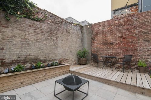 2030 Fletcher St, Philadelphia PA 19125-1539 exterior