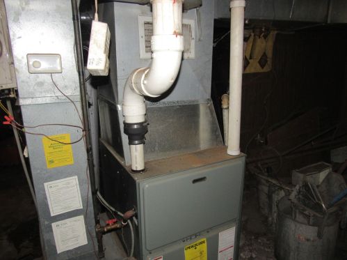 6729 Rhodes Ave, Chicago IL 60827-1340 exterior