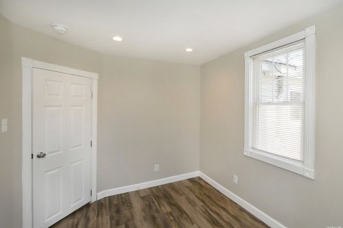 71 Pkwy Blvd, Hauppauge NY 11779-4650 exterior