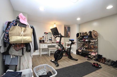 5835 Mason Ave, Chicago IL 60638-3608 exterior