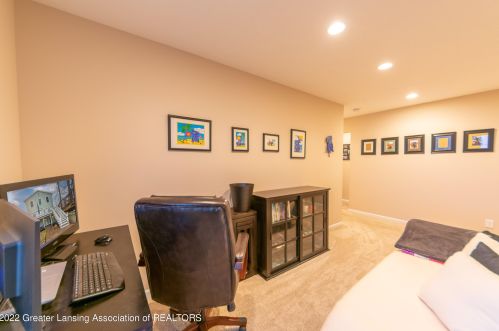 6249 Reynolds Rd, Haslett MI 48840-8906 exterior