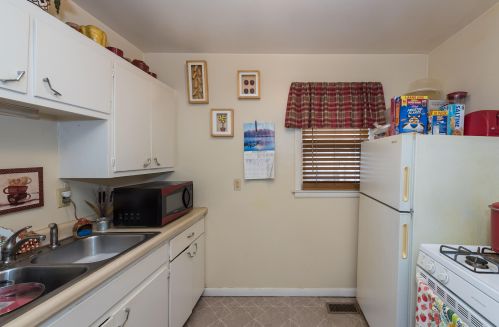 2304 Howden St, Meskegon MI 49444-1611 exterior