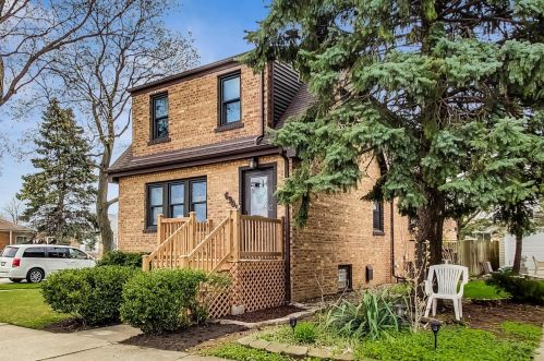 6901 Balmoral Ave, Chicago, IL 60656-2007