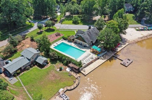 3172 Cardinal Lk Dr, Duluth GA 30096-3940 exterior