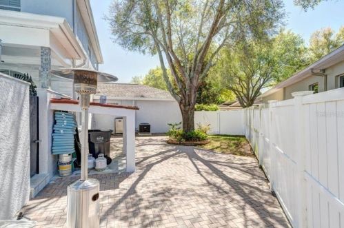 2819 Safe Hbr Dr, Tampa FL 33618-4538 exterior