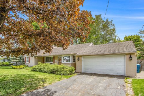 2831 Duchess Dr, Kalamazoo, MI 49008-2374