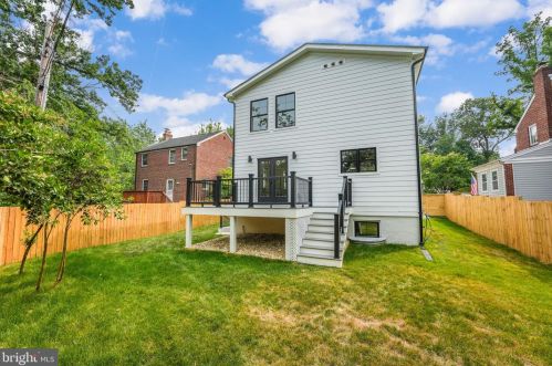 1505 Crestwood Dr, Alexandria VA  22302-2303 exterior