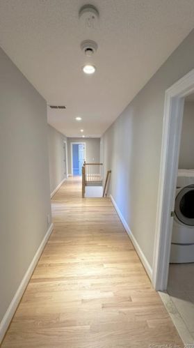 10 Azalea Ln, Ellington CT  06029-3063 exterior