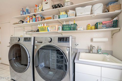 2621 Peter Seward Dr, Tucson AZ 85745-9611 exterior