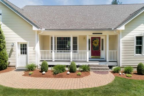 15 Shenandoah Dr, Concord, NH 03301-7920