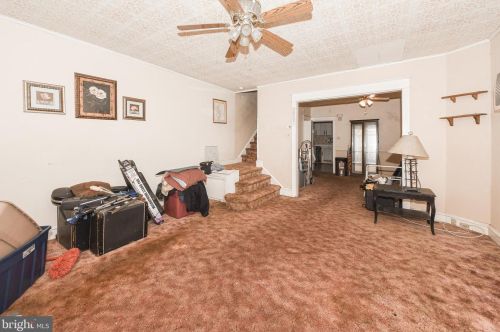 7122 Glenloch St, Philadelphia PA 19135-1215 exterior