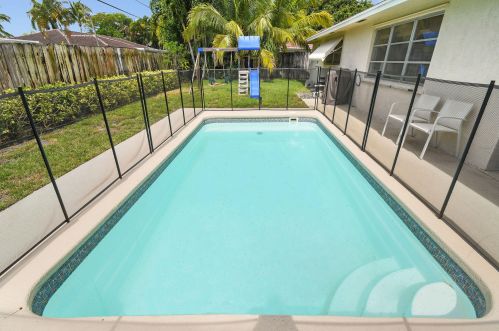 1330 27 Ave, Boynton Beach FL 33435-7529 exterior