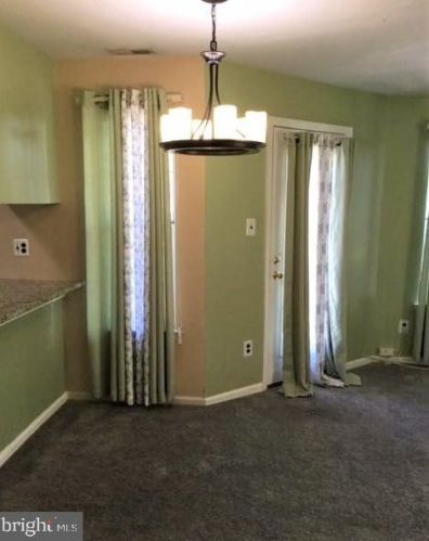 511 Ashton Ln, New Castle DE  19720-3960 exterior