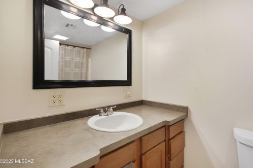 5985 9th Ave, Tucson AZ  85706-4001 exterior