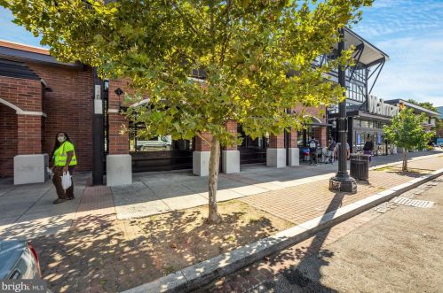 835 Longfellow St, Washington DC  20011-8205 exterior