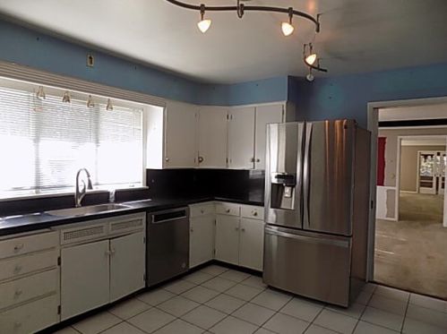 488 Ruddiman Dr, Meskegon MI 49445-3041 exterior