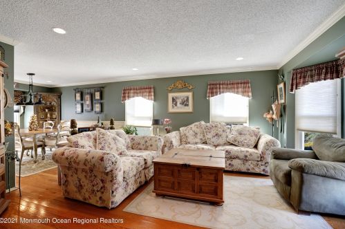 4 Cardinal Ct, Old Bridge NJ 08857-2793 exterior