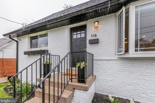 116 Gladden St, Alexandria, VA 22304-2402