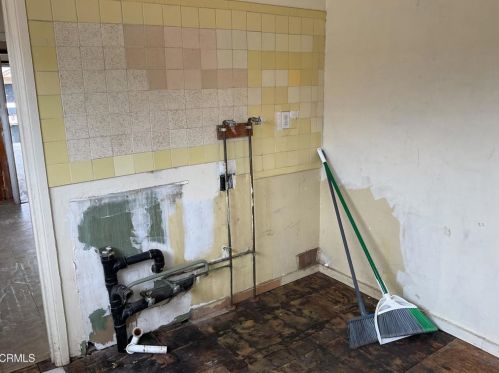 126 Garfield Ave, Oxnard CA 93030-5412 exterior