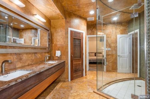 3 Pne Ter, Demarest NJ 07627-1214 exterior