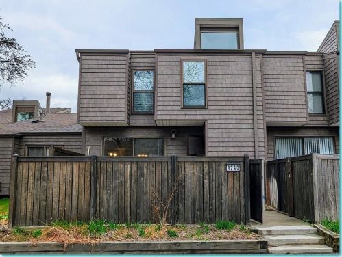 9240 70th St, Milwaukee, WI 53223-1108