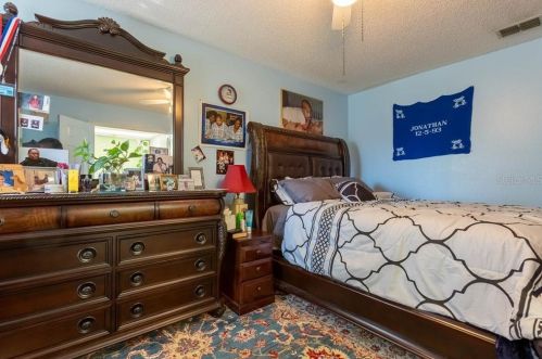 4206 Brentwood Park Cir, Tampa FL 33624-1307 exterior