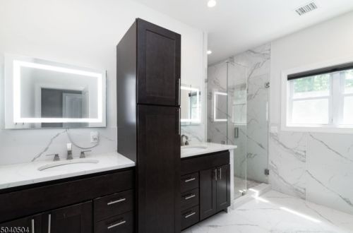 70 Elmwood Dr, Livingston NJ 07039-2231 exterior