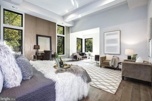 6160 Hardy Dr, Mc Lean VA 22101-3112 exterior