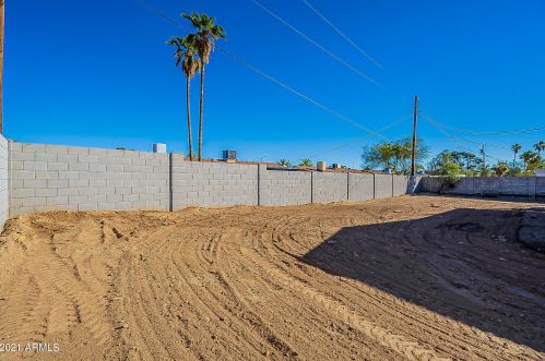 3202 Captain Dreyfus Ave, Phoenix AZ 85032-6706 exterior