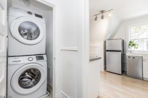 181 Smt Ave, Montclair NJ 07043-1817 exterior