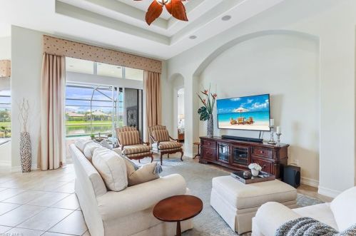 6581 Caldecott Dr, Naples FL 34113-3195 exterior