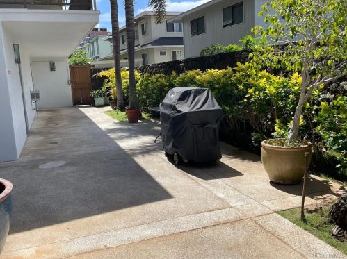 1517 Makiki St, Honolulu HI  96822-4501 exterior