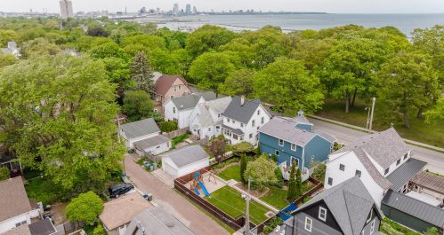 2951 Superior St, Milwaukee WI 53207-3074 exterior