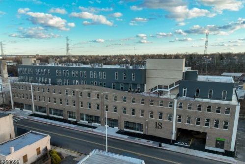 18 Main St, Bound Brk, NJ 08805-1971