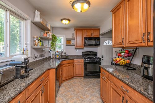 5411 Ohio Ave, Milwaukee WI 53219-4453 exterior