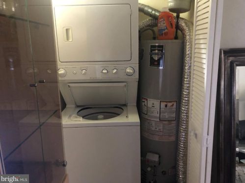 9712 Bustleton Ave, Philadelphia PA 19115-3137 exterior